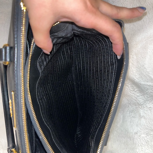 Prada Galleria medium size - Picture 10 of 15